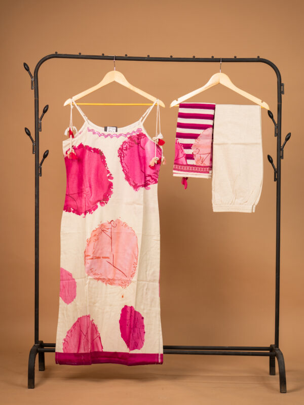 Elegant Pink Shell Tassel Spaghetti Suit Set - Image 2