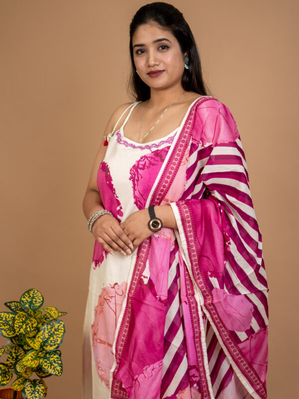 Elegant Pink Shell Tassel Spaghetti Suit Set - Image 4