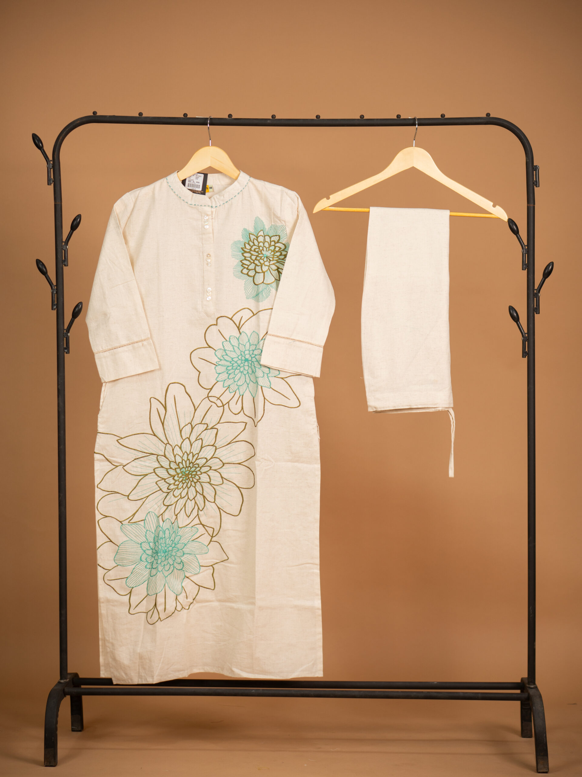 Women’s Kurta Set - Image 2