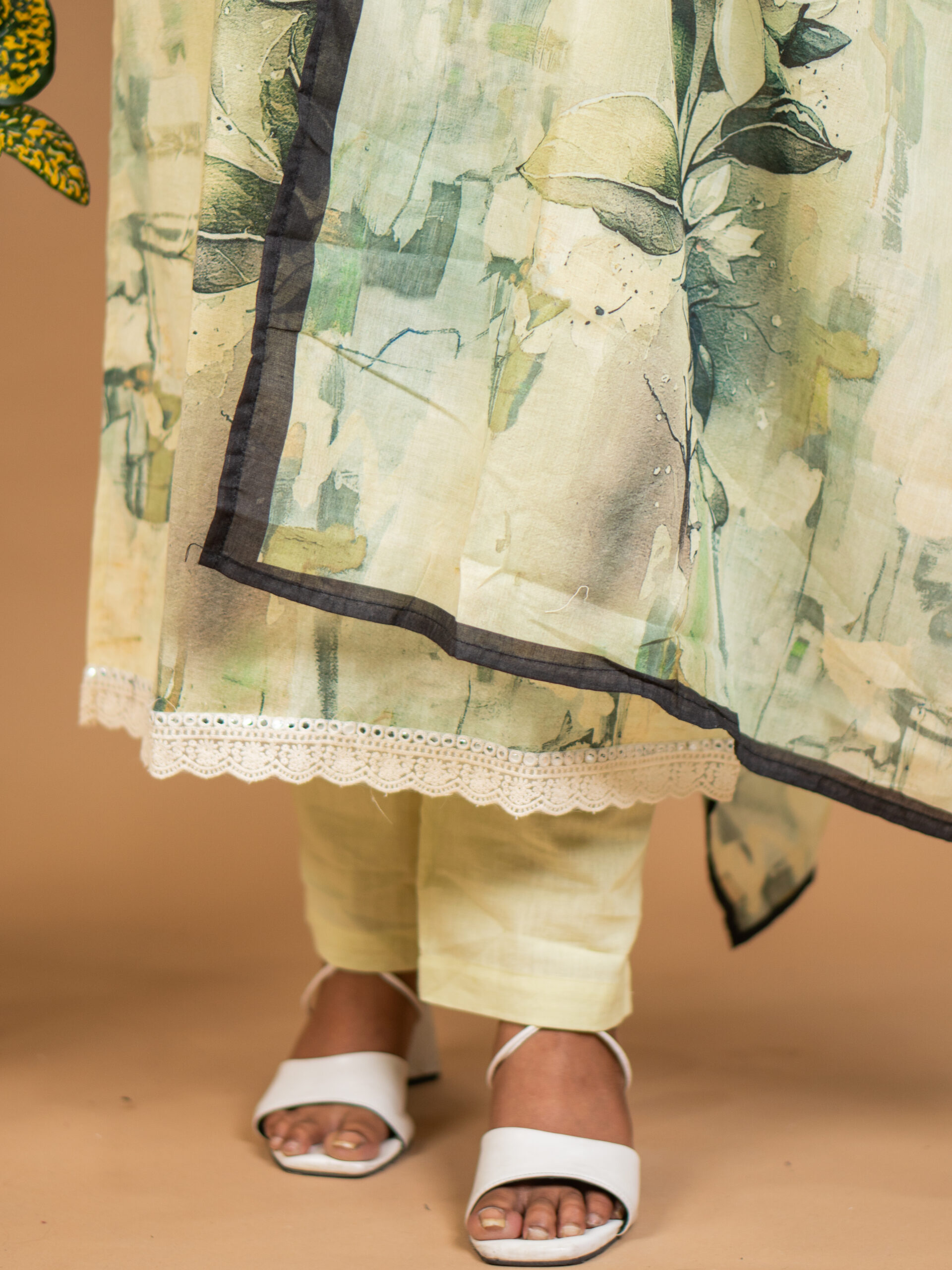 Pastel Green Abstract Print Kurta Set - Image 3